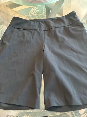 Lilly Pulitzer Black Stretch Golf/Active Shorts size 10